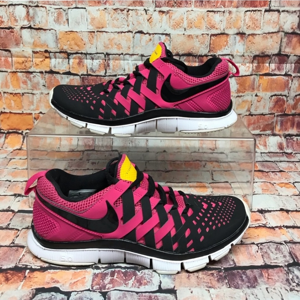 Nike Trainer 5.0 Livestrong Sneakers Women's 10